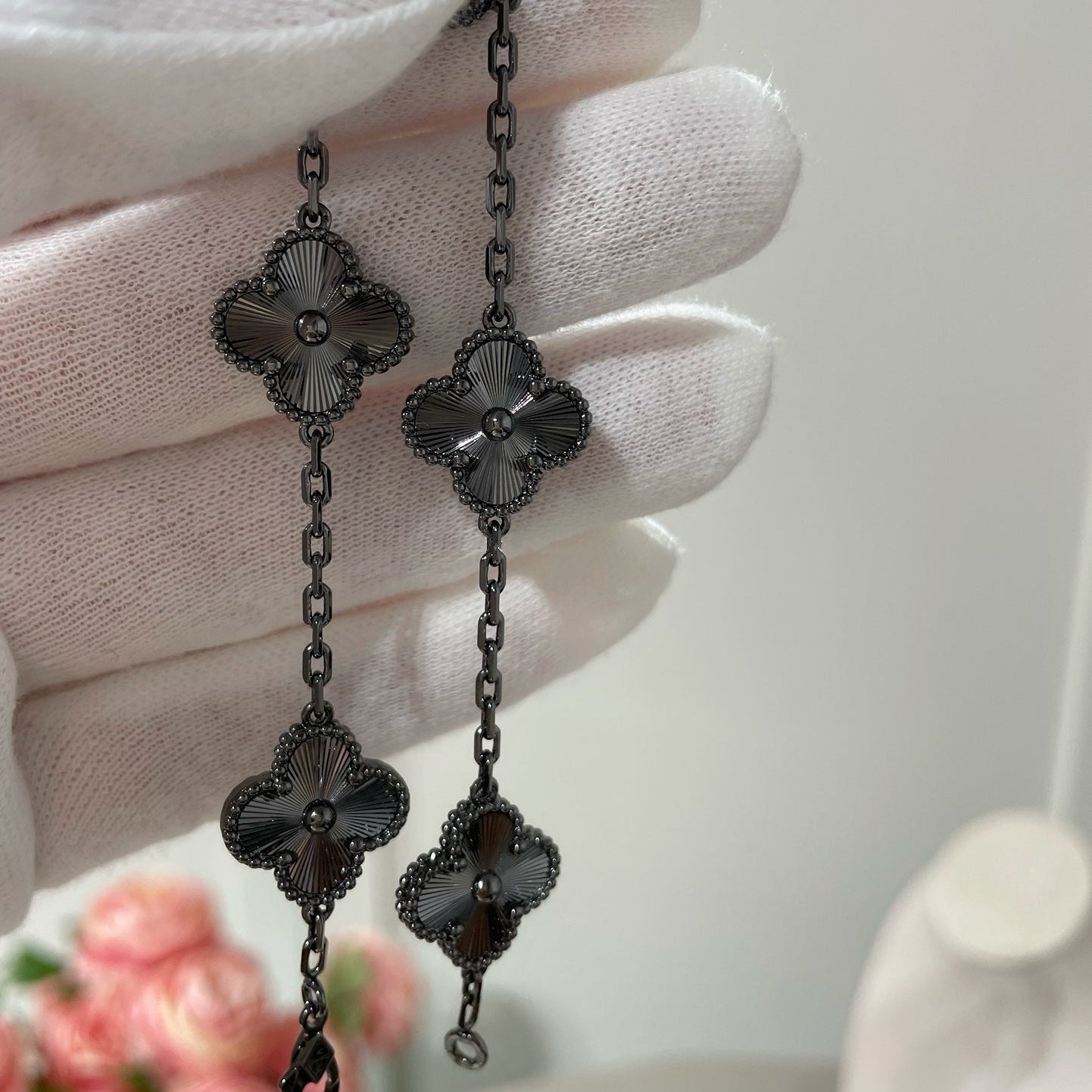 [Star Jewelry]CLOVER 5 MOTIF BLACK BRACELET