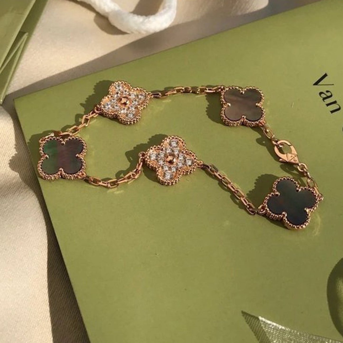 [Star Jewelry] CLOVER 5 MOTIF GRAY MOP BRACELET COLLECTION