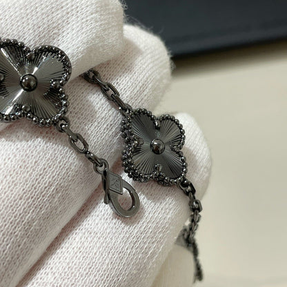 [Star Jewelry]CLOVER 5 MOTIF BLACK BRACELET