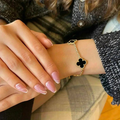 [Star Jewelry] CLOVER 5 MOTIF ONYXS BRACELET COLLECTION