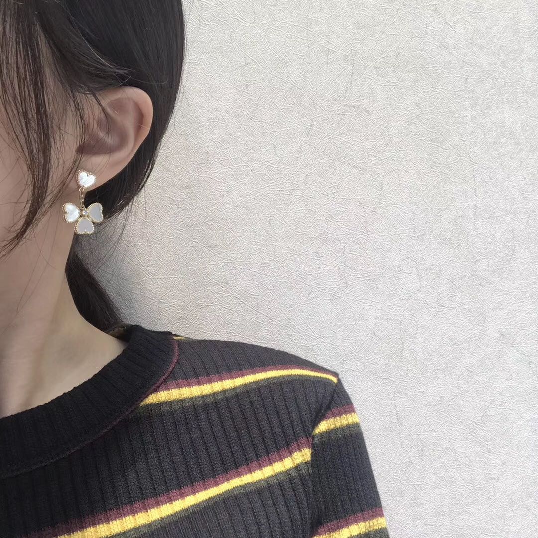 [Star Jewelry]CLOVER SWEET WHITE MOP EARRINGS
