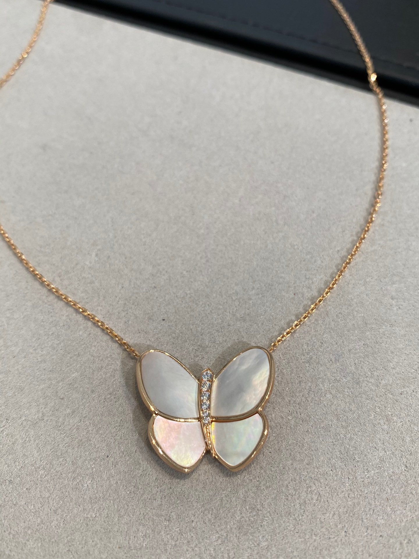 [Star Jewelry]BUTTERFLY GOLD MOP DIAMOND NECKLACE