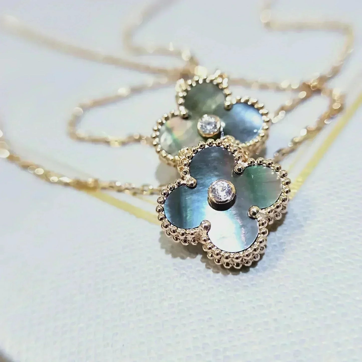 [Star Jewelry]CLOVER 15MM DIAMOND AND MOTHER-OF-GREY NECKLACE