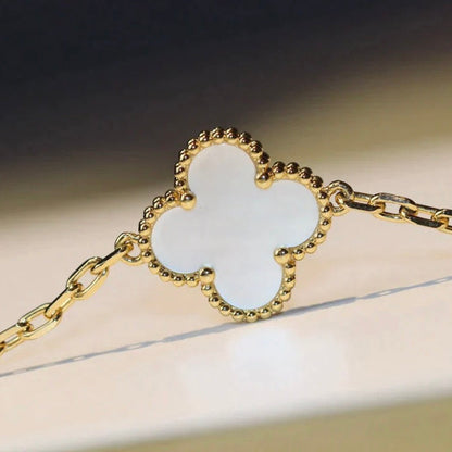 [Star Jewelry]CLOVER 20 MOTIFS WHITE MOP NECKLACE