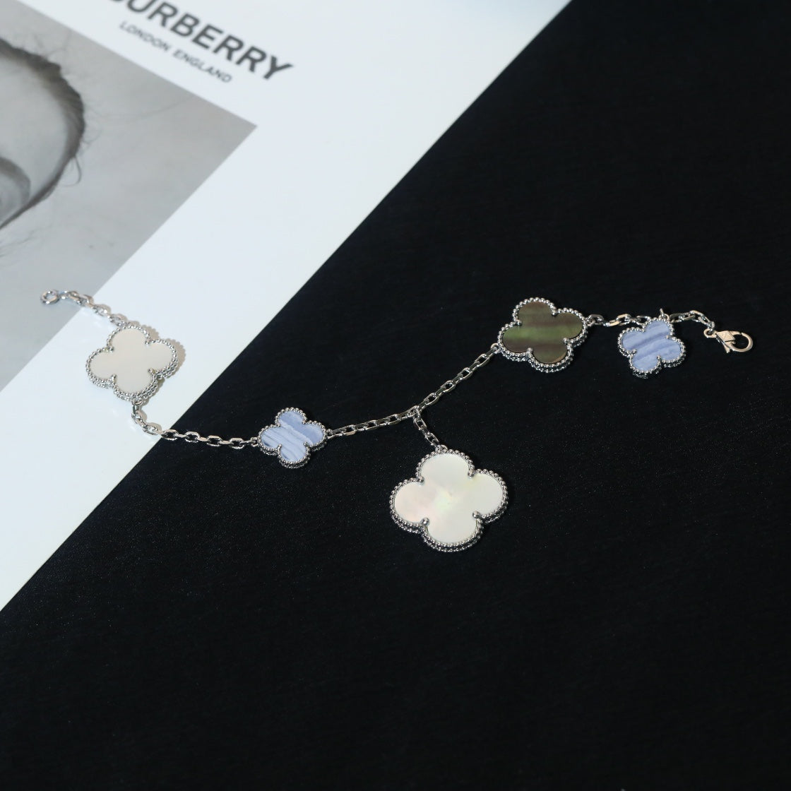 [Star Jewelry]CLOVER BRACELET 5 MOTIFS MOP CHALCEDONY SILVER
