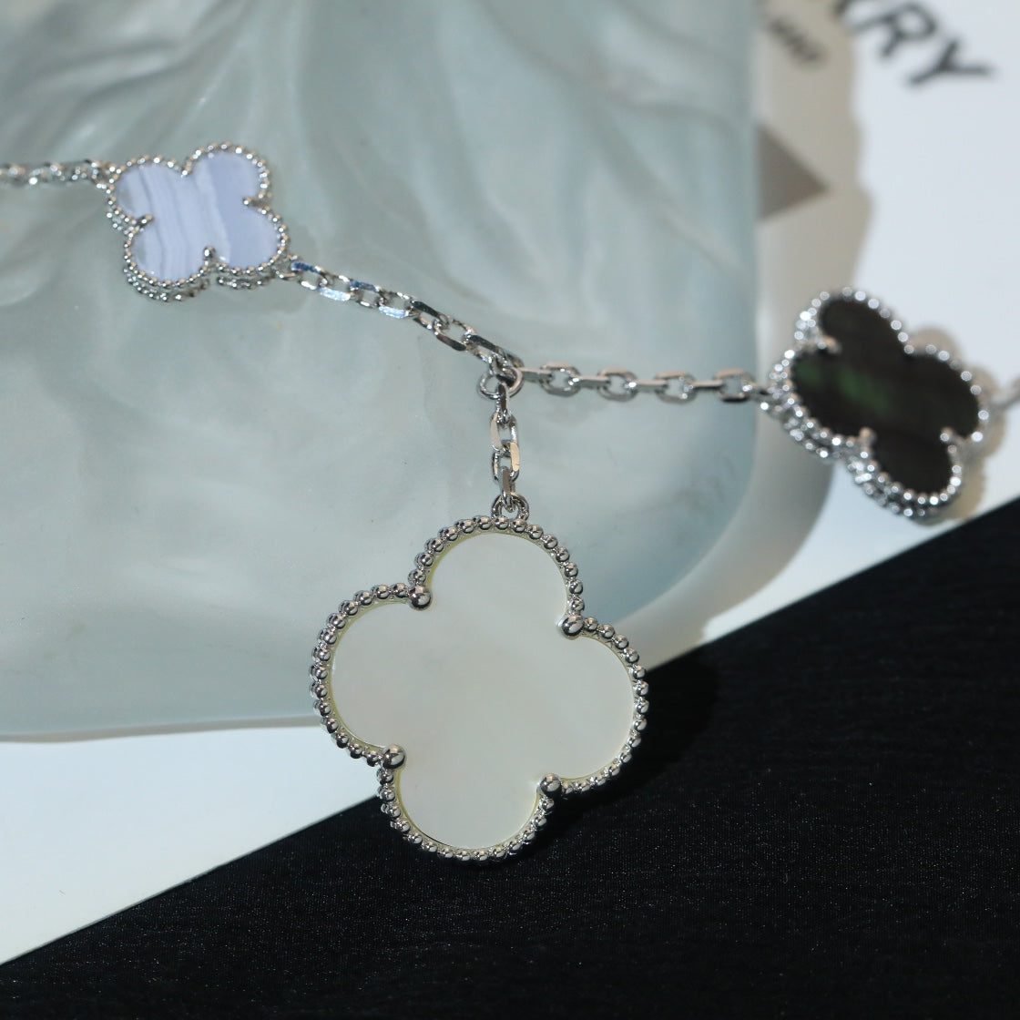 [Star Jewelry]CLOVER BRACELET 5 MOTIFS MOP CHALCEDONY SILVER
