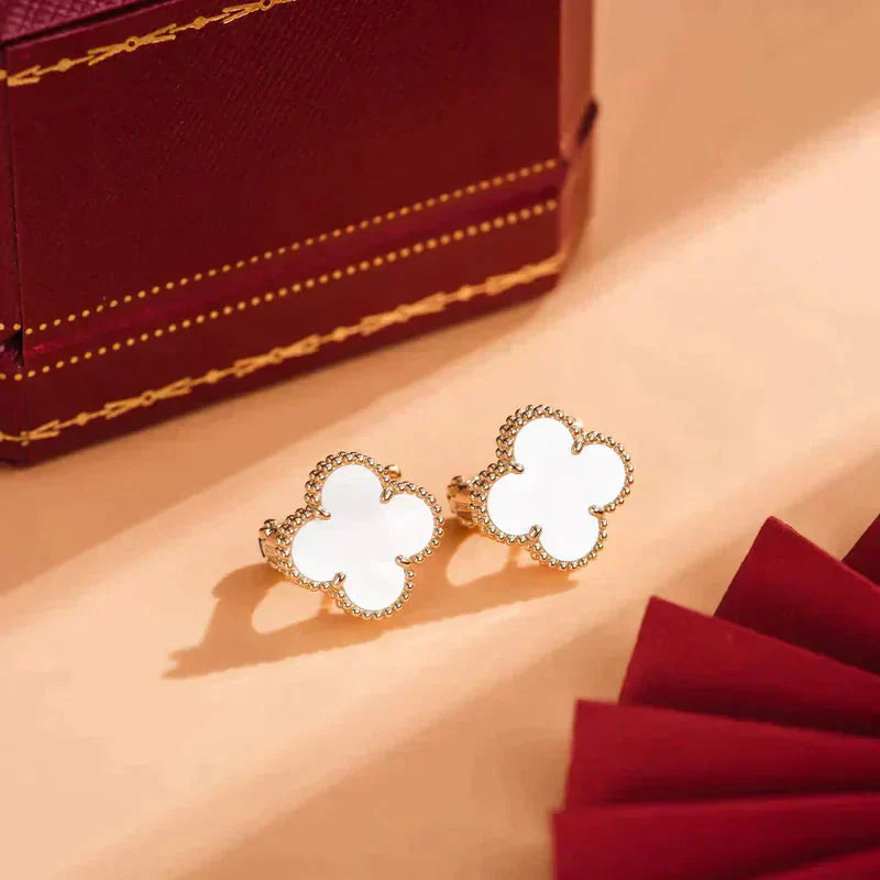 [Star Jewelry]CLOVER MEDIUM 1 MOTIFS  WHITE MOP STUD EARRINGS