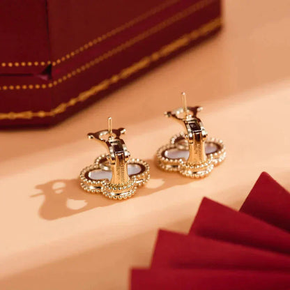 [Star Jewelry]CLOVER MEDIUM 1 MOTIFS  WHITE MOP STUD EARRINGS