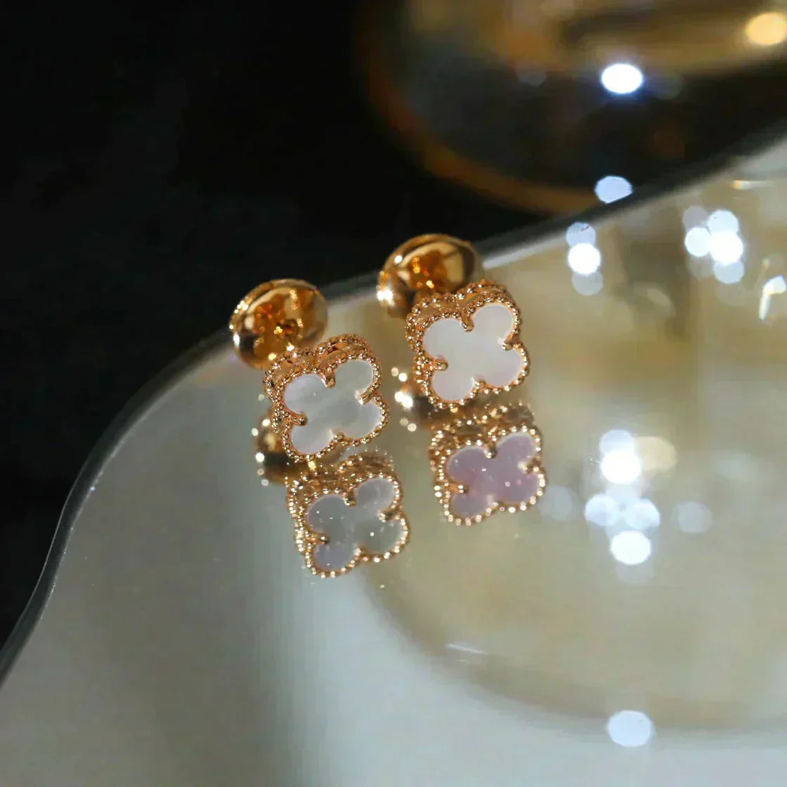 [Star Jewelry]CLOVER MINI 9.5MM WHITE MOP EARRINGS