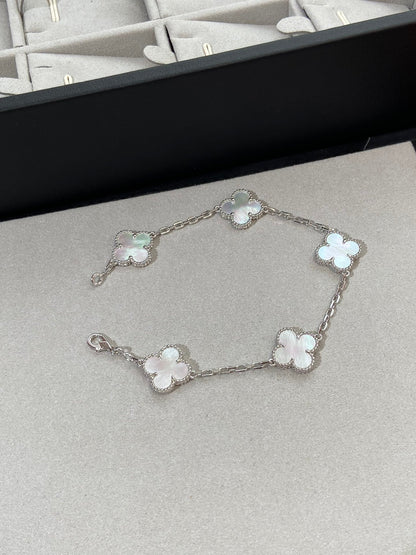 [Star Jewelry]CLOVER WHITE PEARL MOP 5 MOTIF BRACELET COLLECTION