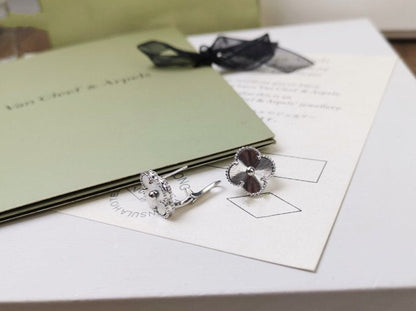 [Star Jewelry]CLOVER MEDIUM STUD EARRINGS