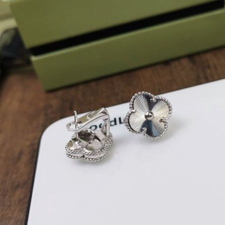[Star Jewelry]CLOVER MEDIUM STUD EARRINGS