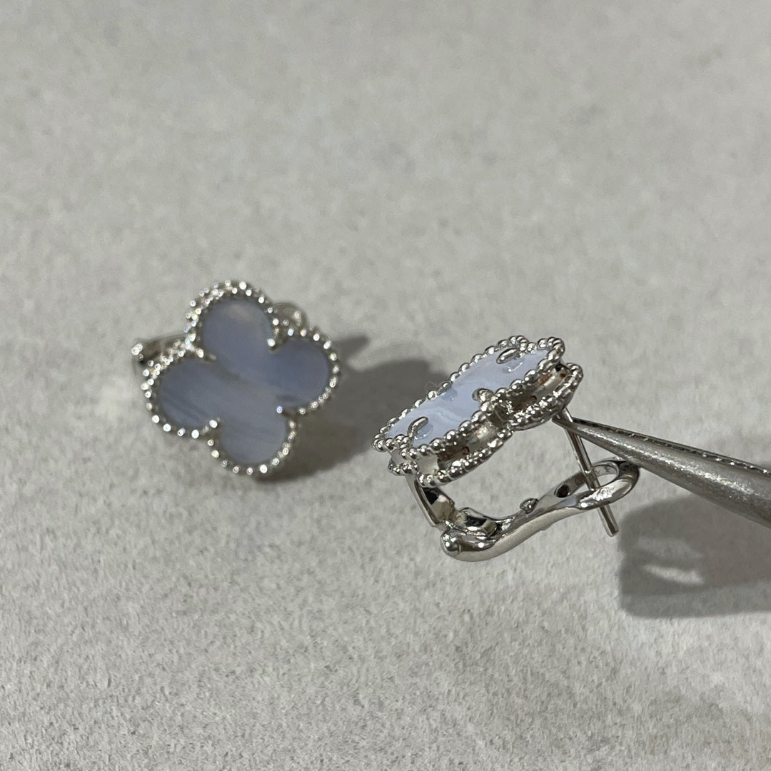 [Star Jewelry]CLOVER CHALCEDONY SILVER STUD EARRINGS