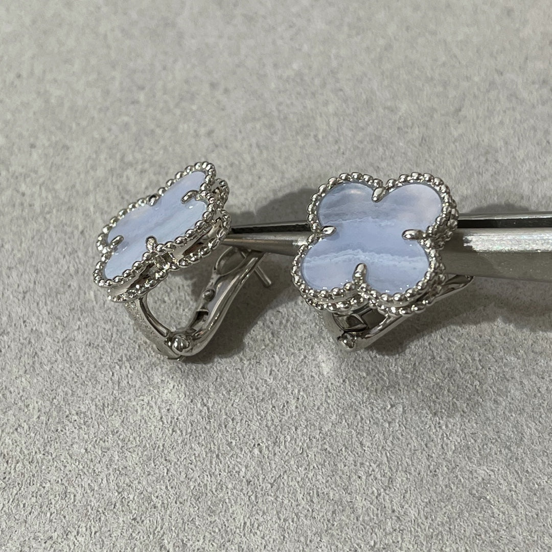 [Star Jewelry]CLOVER CHALCEDONY SILVER STUD EARRINGS