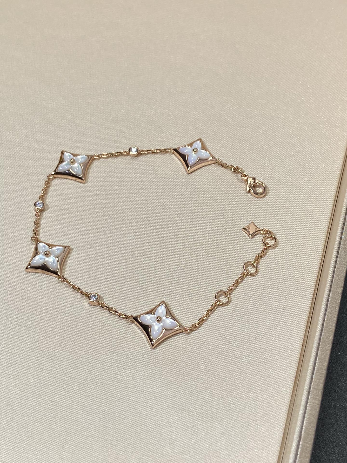[Star Jewelry]STAR 4 MOTIF MOP DIAMOND PINK GOLD BRACELET