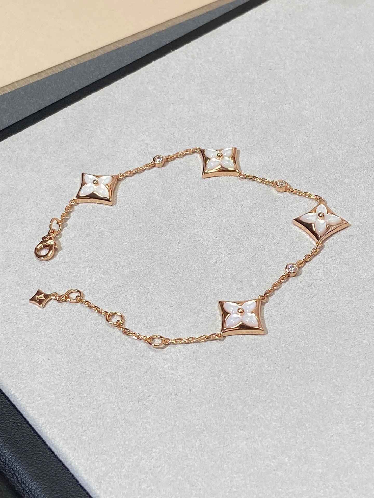 [Star Jewelry]STAR 4 MOTIF MOP DIAMOND PINK GOLD BRACELET