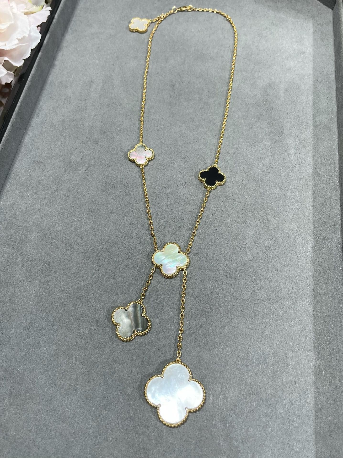 [Star Jewelry]CLOVER 6 MOTIF MOP ONYX GOLD NECKLACE