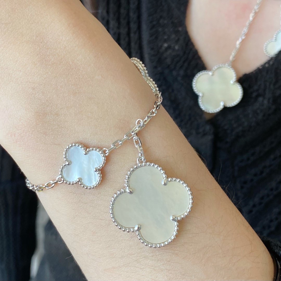 [Star Jewelry]CLOVER 5 MOTIF WHITE MOP SILVER BRACELET