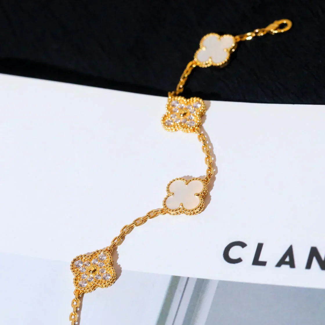 [Star Jewelry]CLOVER WHITE PEARL MOP 5 MOTIF BRACELET COLLECTION