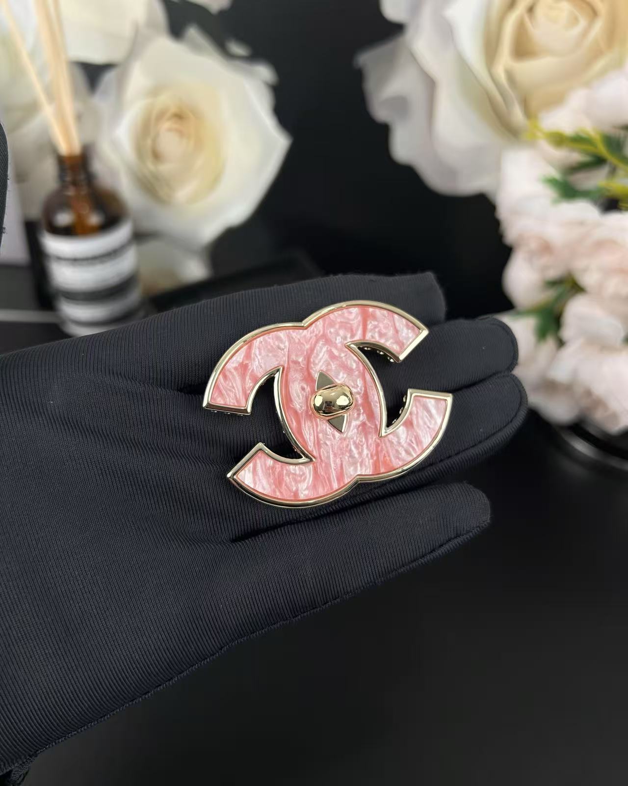 [Star Jewelry]Pink Resin Classic Brooch 5cm