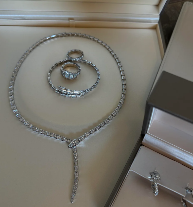 [Star Jewelry]NEW！SERPENT DIAMOND NECKLACE