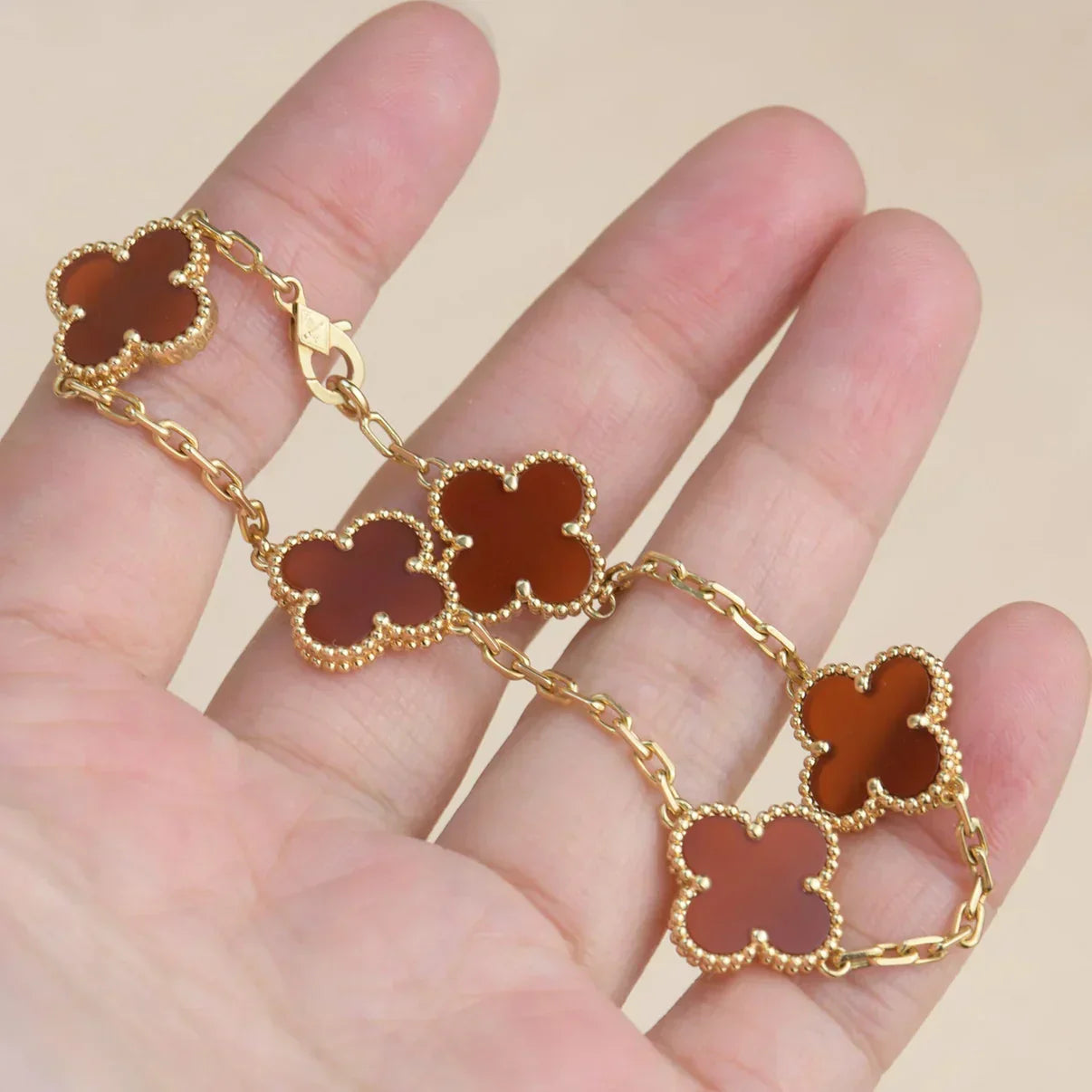 [Star Jewelry] CLOVER 5 MOTIF RED CORNELIAN BRACELET COLLECTION