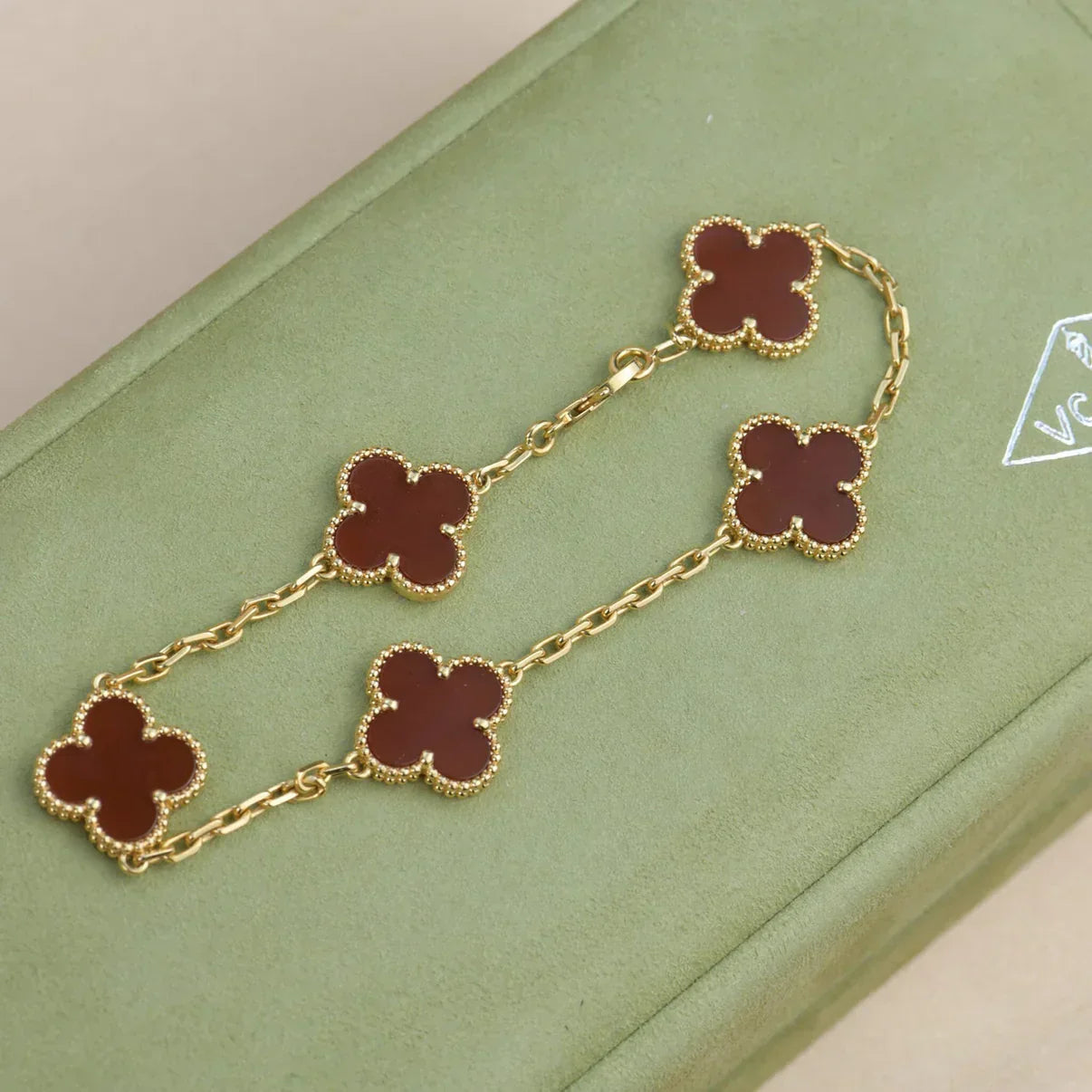 [Star Jewelry] CLOVER 5 MOTIF RED CORNELIAN BRACELET COLLECTION