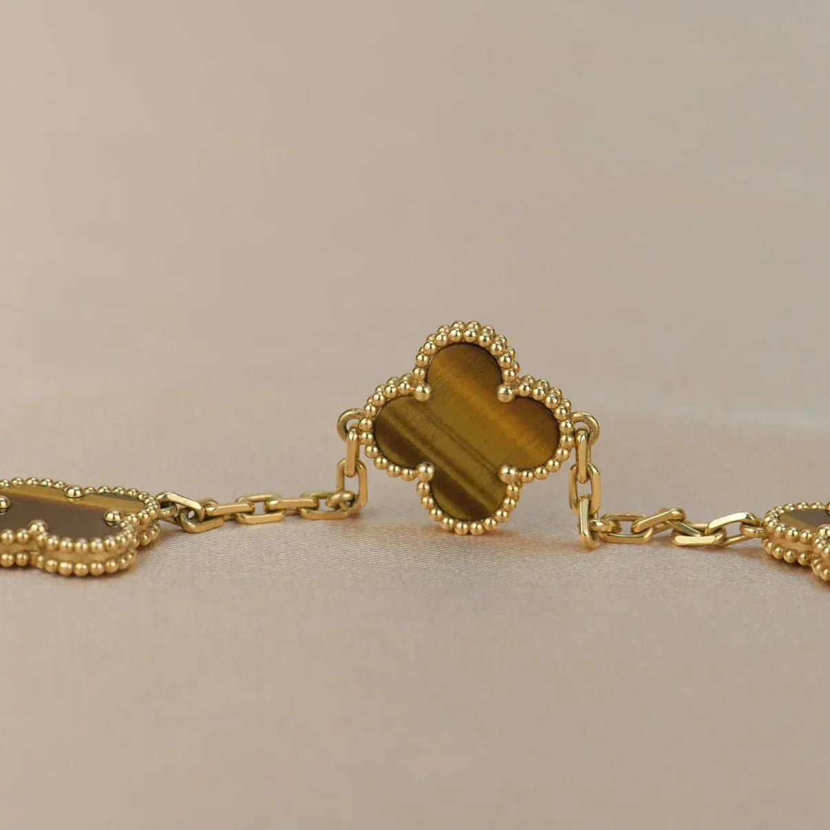 [Star Jewelry] CLOVER 5 MOTIFS TIGER EYE BRACELET COLLECTION