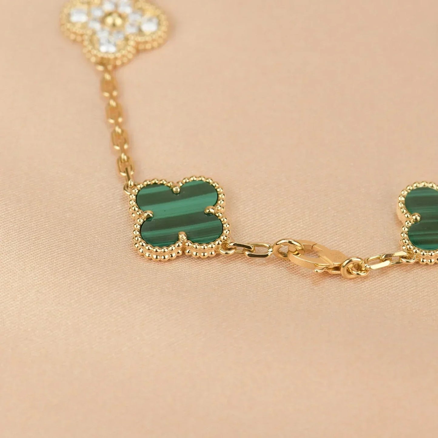 [Star Jewelry] CLOVER 5 MOTIF MALACHITE BRACELET COLLECTION