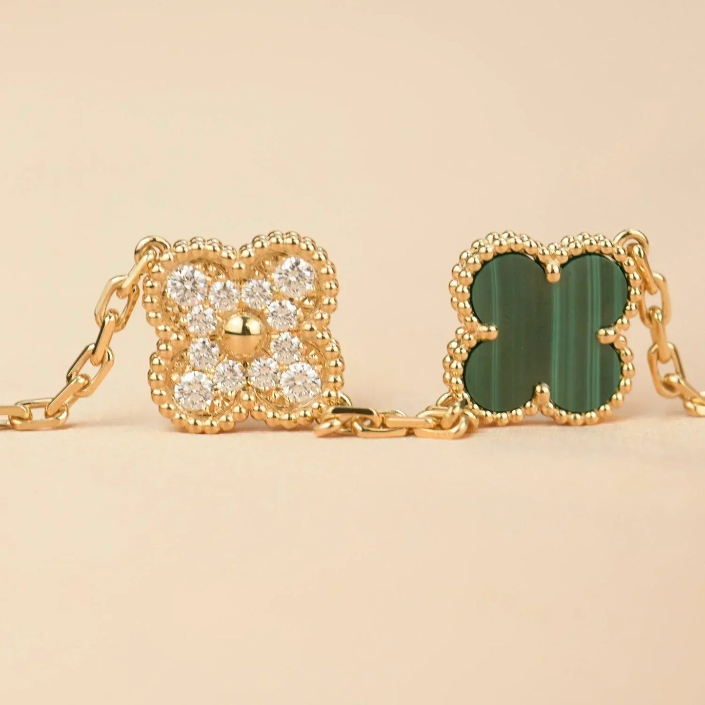 [Star Jewelry] CLOVER 5 MOTIF MALACHITE BRACELET COLLECTION