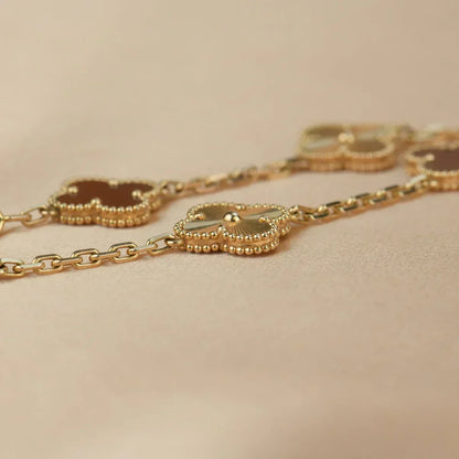 [Star Jewelry] CLOVER 5 MOTIF RED CORNELIAN BRACELET COLLECTION