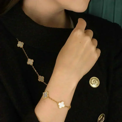 [Star Jewelry]CLOVER WHITE PEARL MOP 5 MOTIF BRACELET COLLECTION
