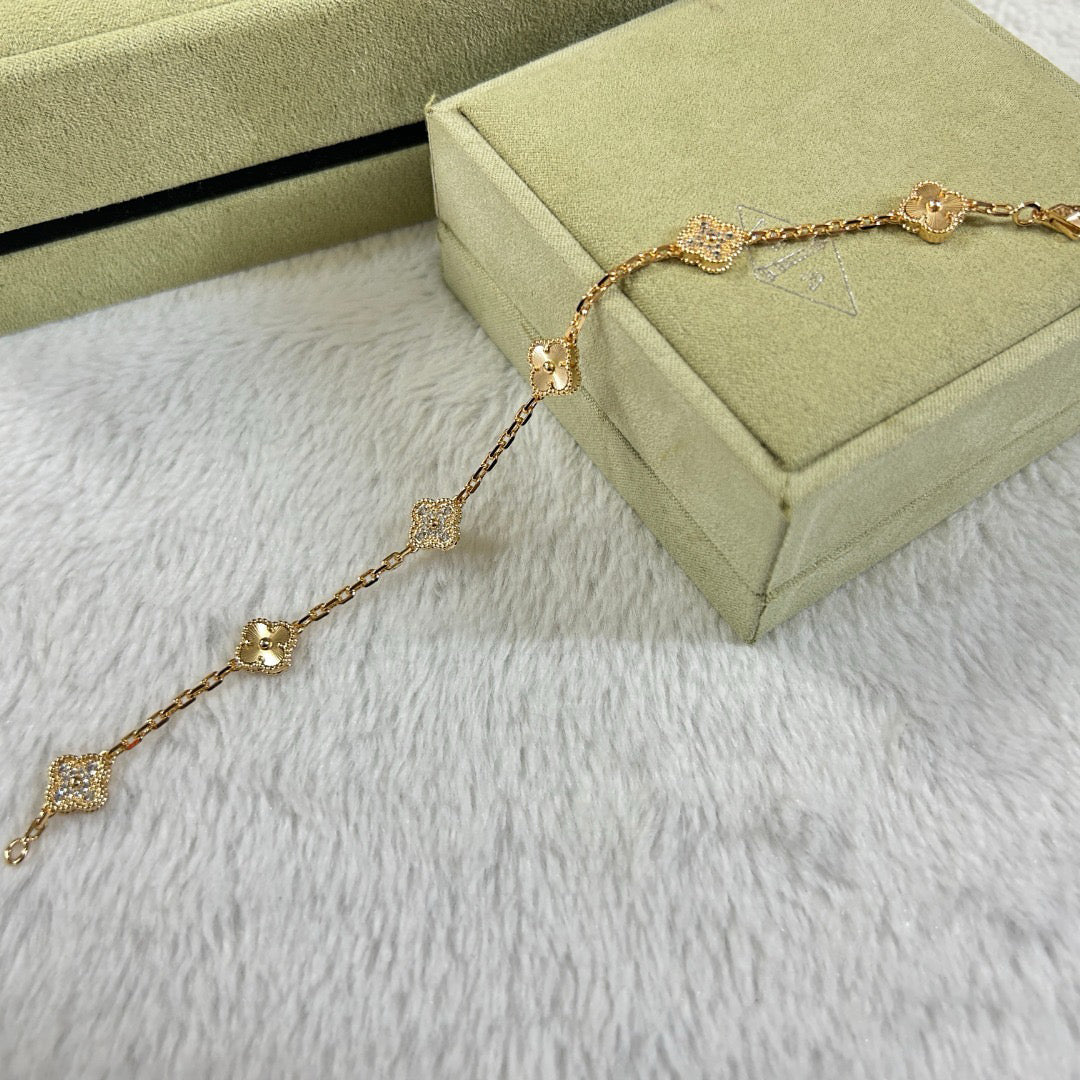 [Star Jewelry]CLOVER 6 MOTIF DIAMOND LASER BRACELET