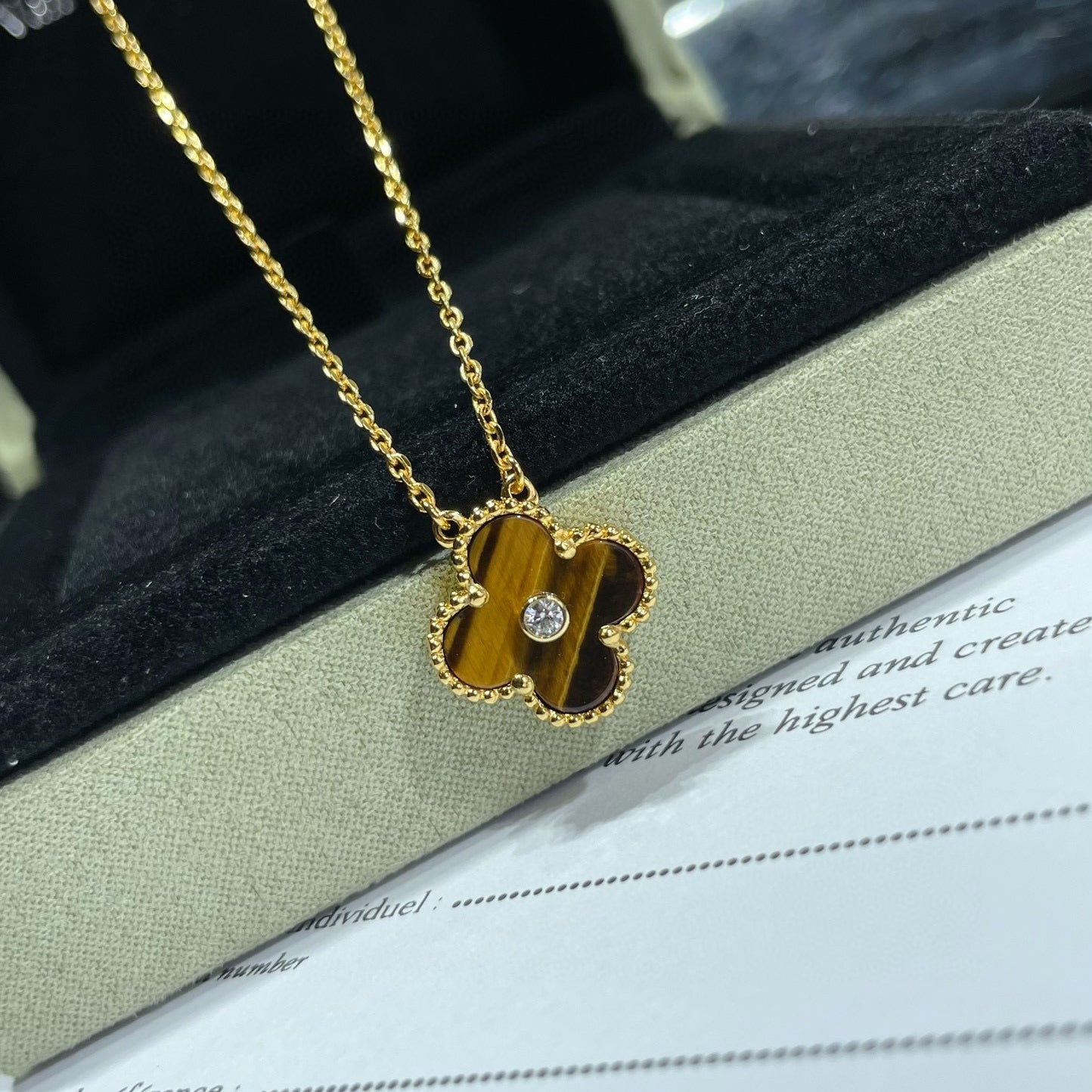 [Star Jewelry]CLOVER 15MM DIAMOND AND YELLOW TIGER'S EYE AGATE necklace