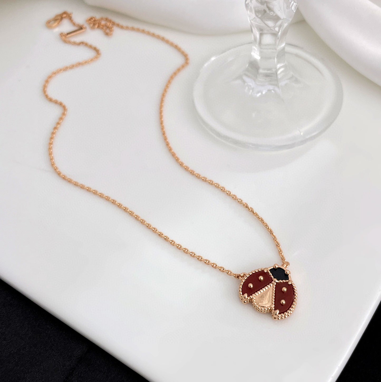 [Star Jewelry]LUCKY  CARNELIANS LADYBUG NECKLACE