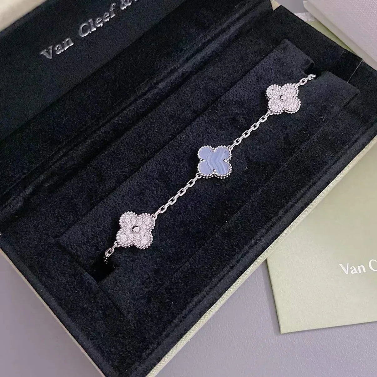 [Star Jewelry] CLOVER 5 MOTIF PURPLE CHALCEDONY BRACELET COLLECTION