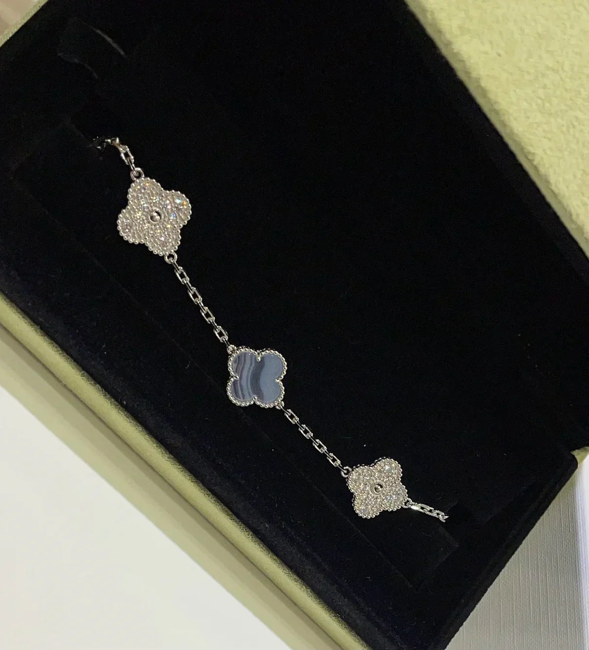 [Star Jewelry] CLOVER 5 MOTIF PURPLE CHALCEDONY BRACELET COLLECTION