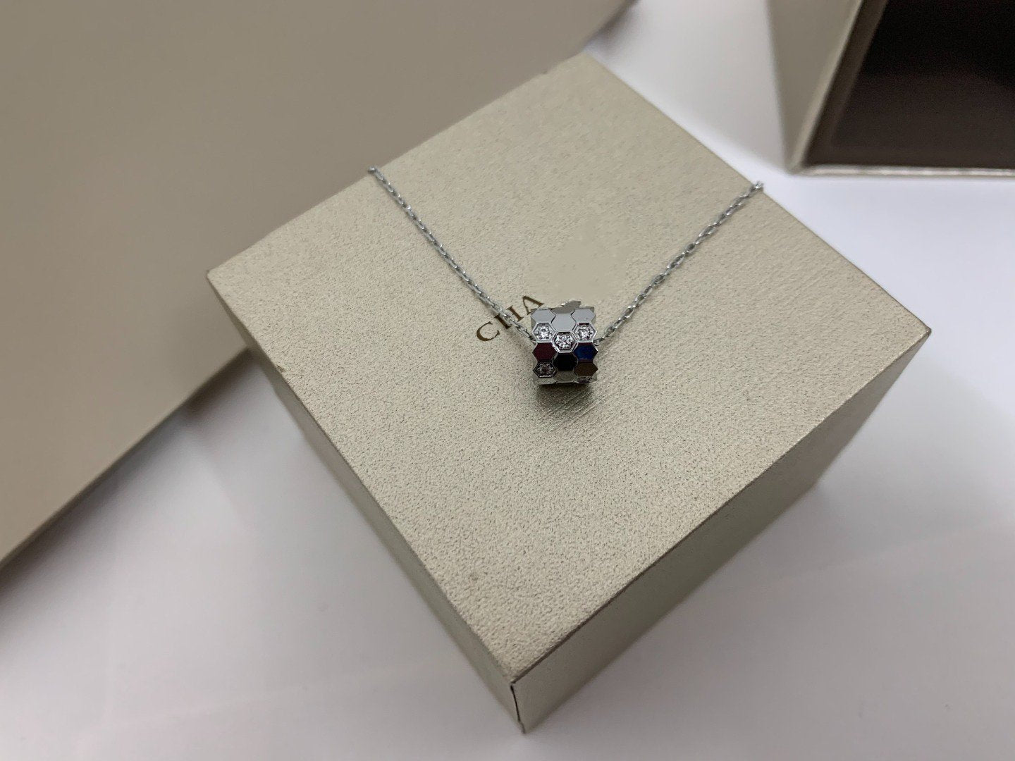 [Star Jewelry]BEE LOVE DIAMOND NECKLACE