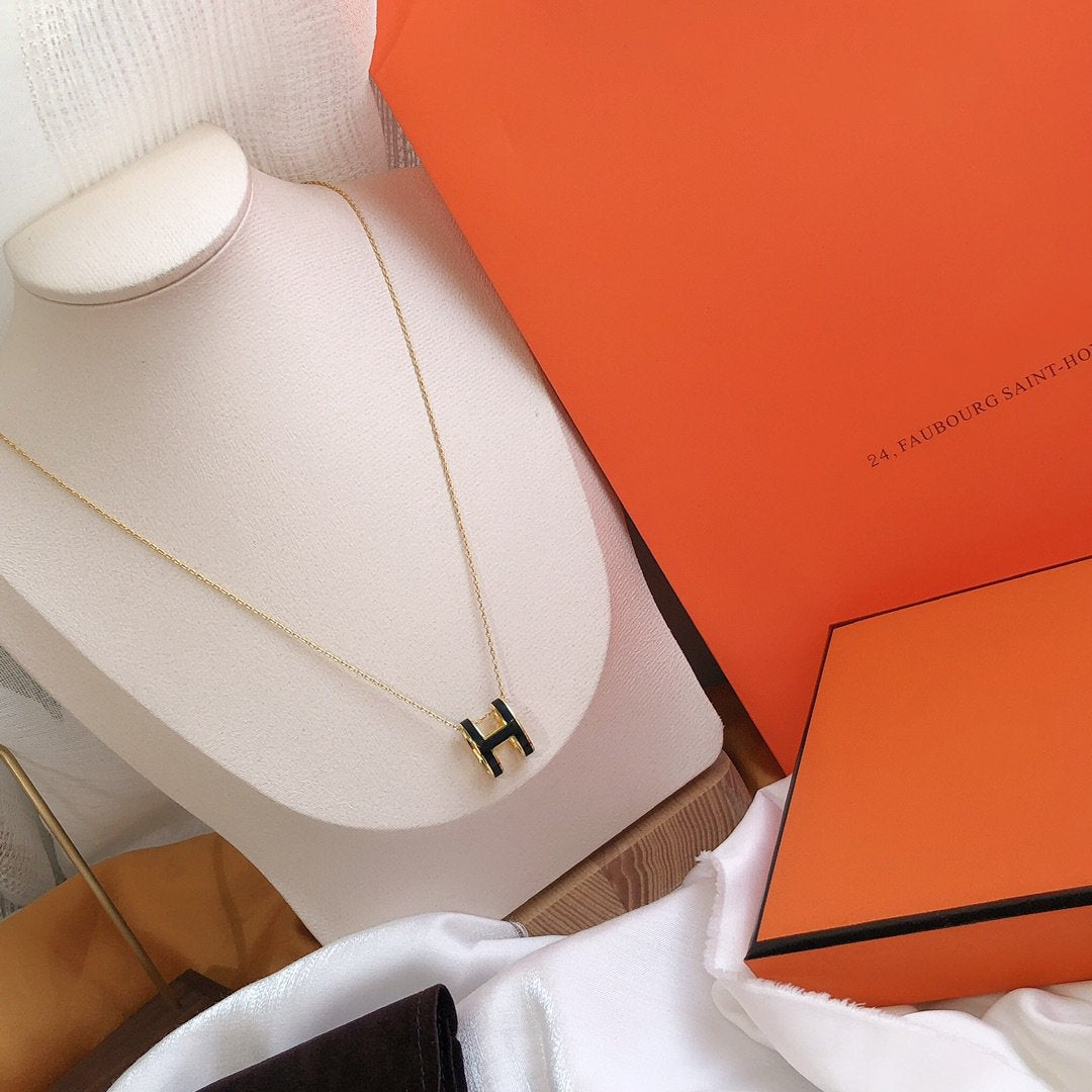 [Star Jewelry]HM CLIC BLACK ENAMEL GOLD NECKLACE