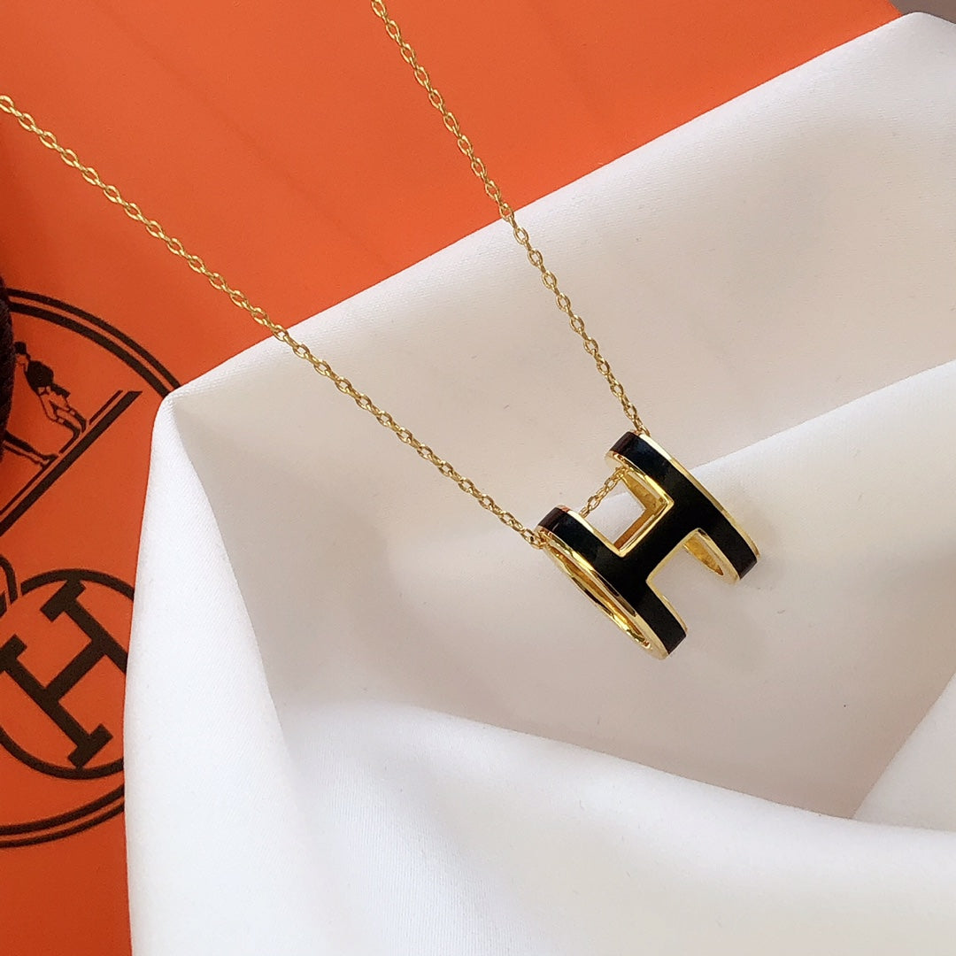 [Star Jewelry]HM CLIC BLACK ENAMEL GOLD NECKLACE