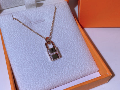 [Star Jewelry]HM ADVANCED NICHE LOCK HEAD NECKLACE DIAMONDS