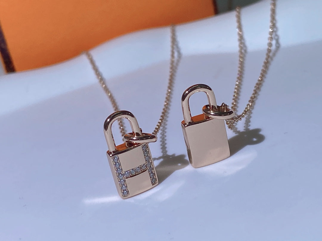 [Star Jewelry]HM ADVANCED NICHE LOCK HEAD NECKLACE DIAMONDS