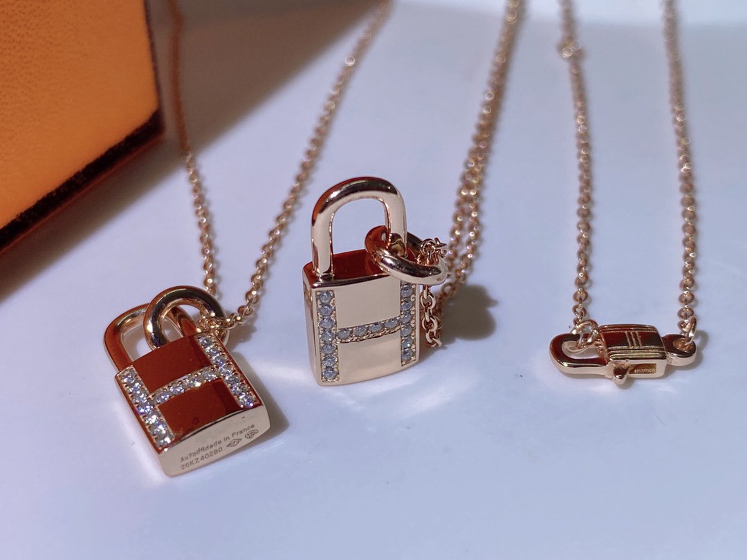 [Star Jewelry]HM ADVANCED NICHE LOCK HEAD NECKLACE DIAMONDS
