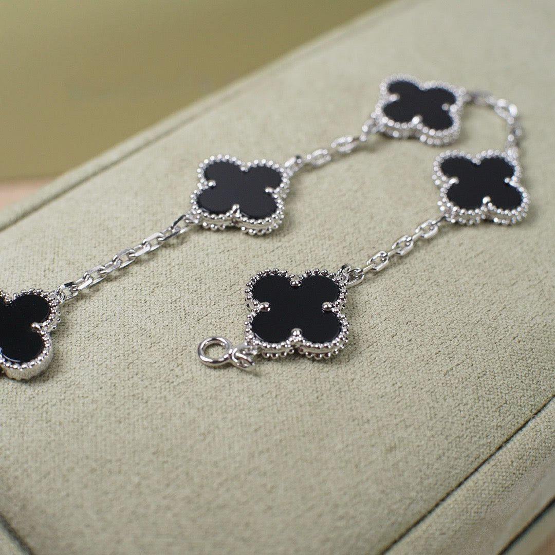 [Star Jewelry] CLOVER 5 MOTIF ONYXS BRACELET COLLECTION