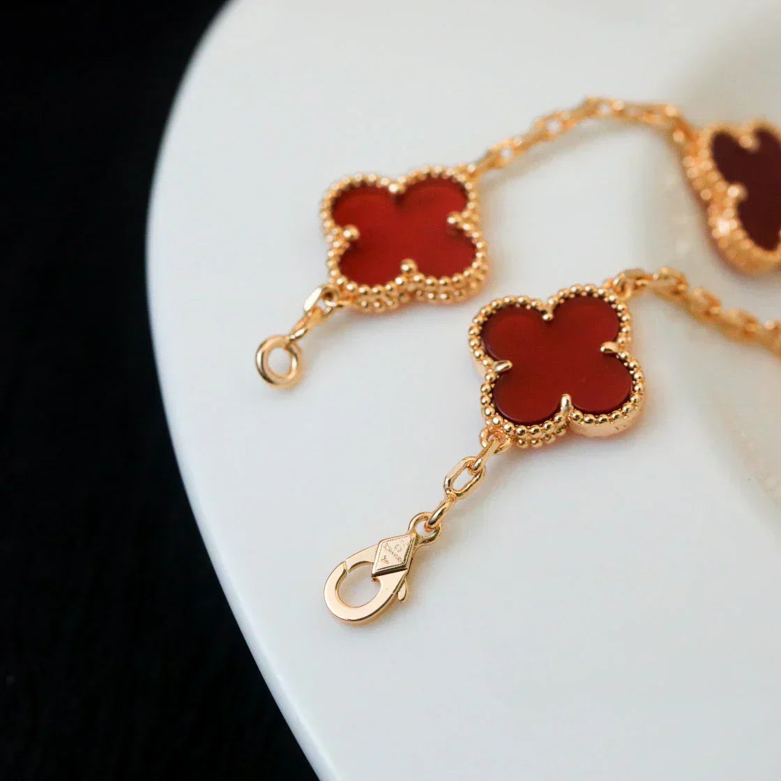 [Star Jewelry] CLOVER 5 MOTIF RED CORNELIAN BRACELET COLLECTION