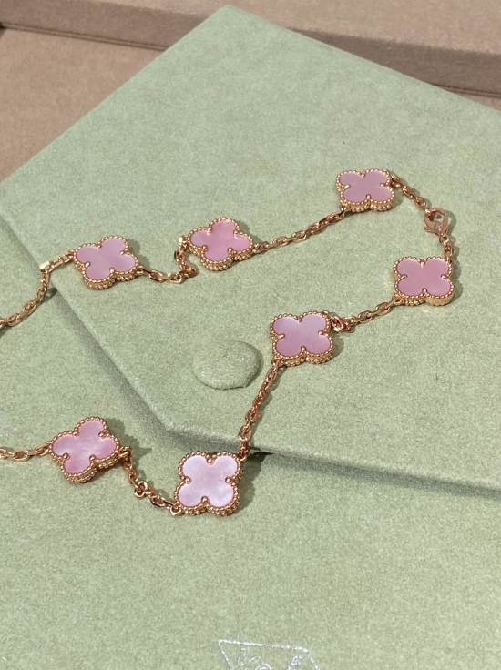 [Star Jewelry Jewellery] Pink Necklace with Ten Clover Designs