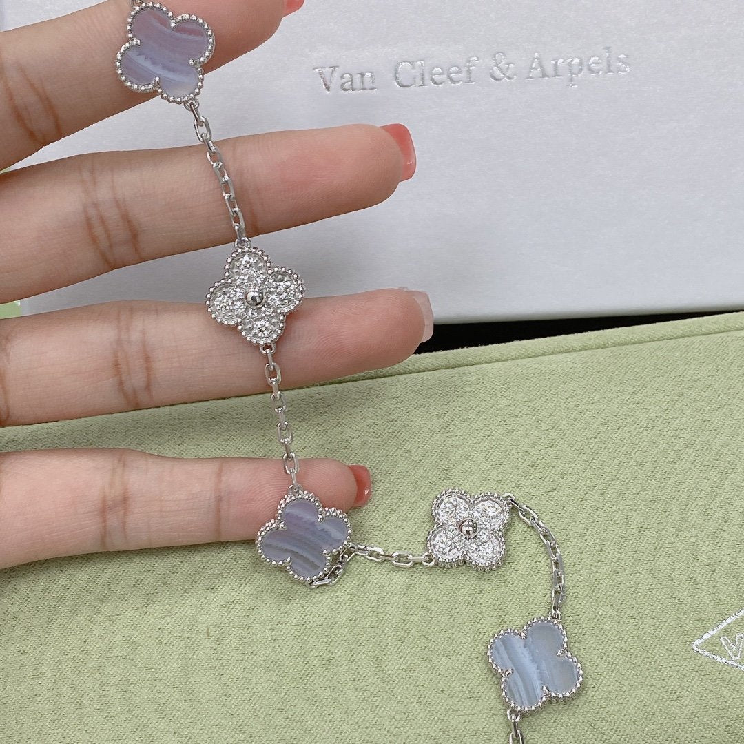 [Star Jewelry] CLOVER 5 MOTIF PURPLE CHALCEDONY BRACELET COLLECTION