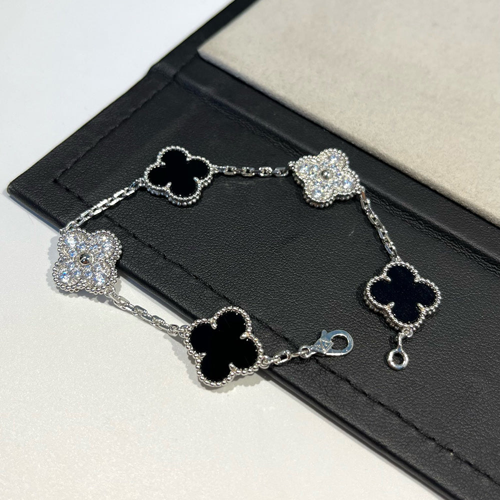 [Star Jewelry] CLOVER 5 MOTIF ONYXS BRACELET COLLECTION