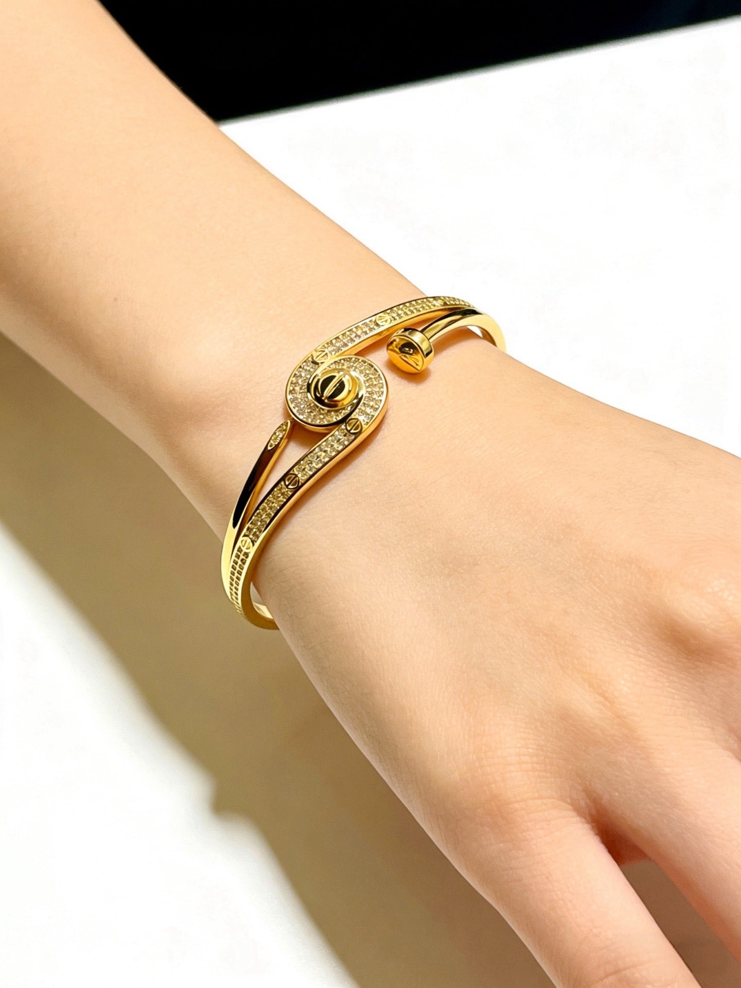 [Star Jewelry] Cartier Juste un Clou Nail Series Spinning Diamond Bracelet