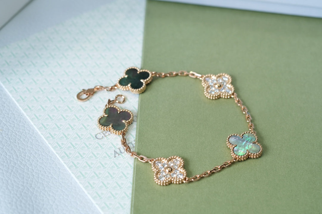 [Star Jewelry] CLOVER 5 MOTIF GRAY MOP BRACELET COLLECTION